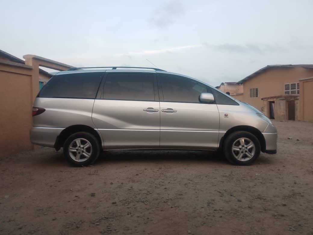 Toyota Previa - Minivan BENIN